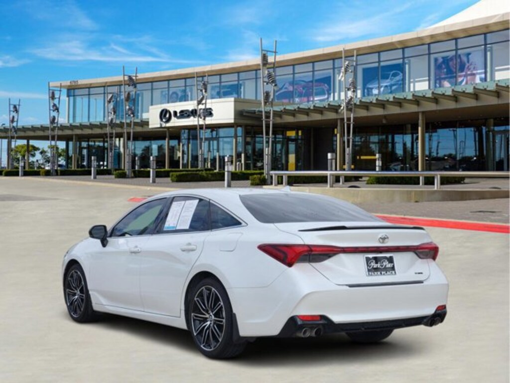 Used 2020 Toyota Avalon XSE Sedan