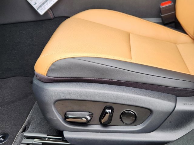 2025 Lexus ES 350 - Photo 18