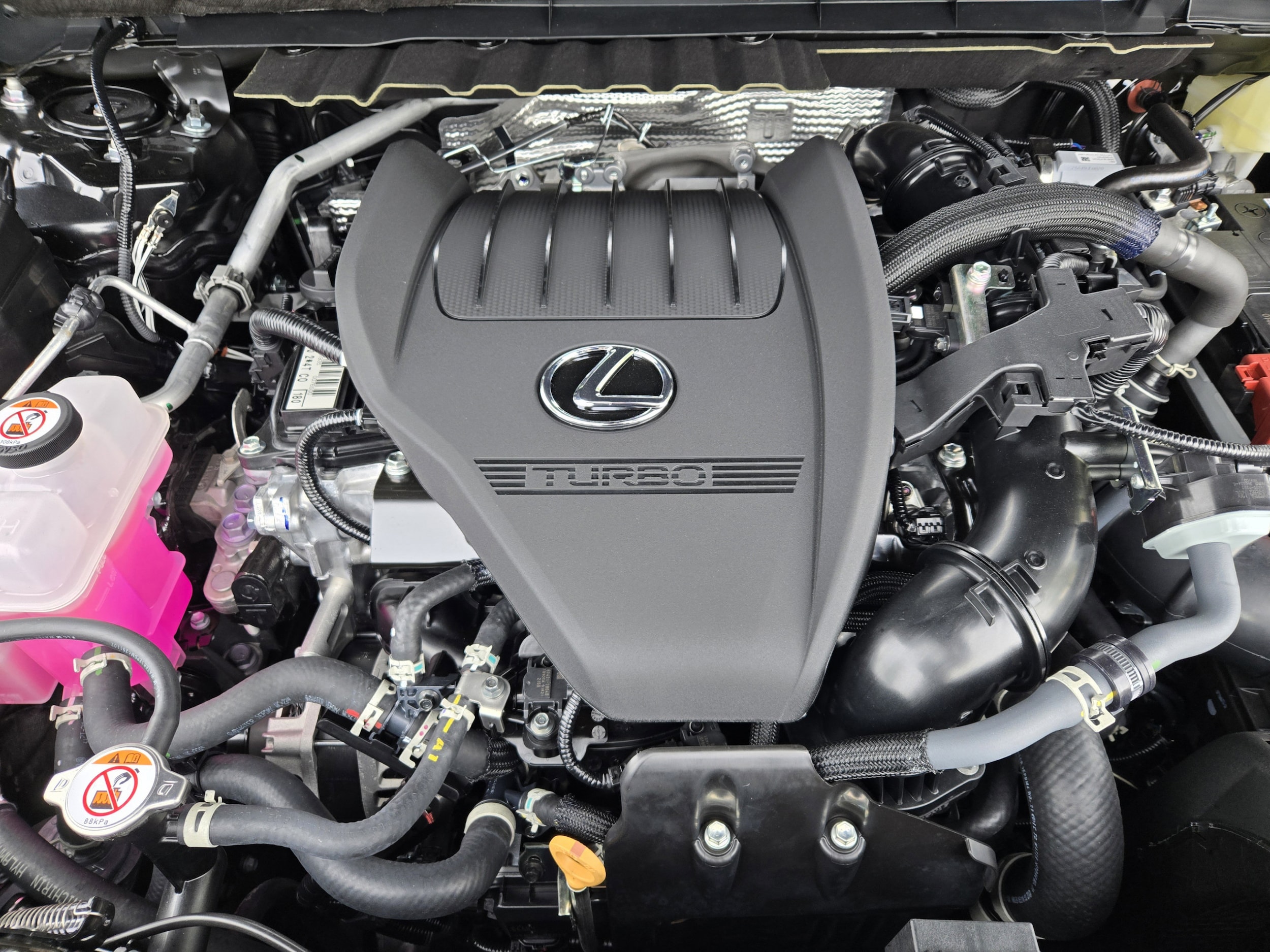2026 Lexus NX 350 - Photo 18