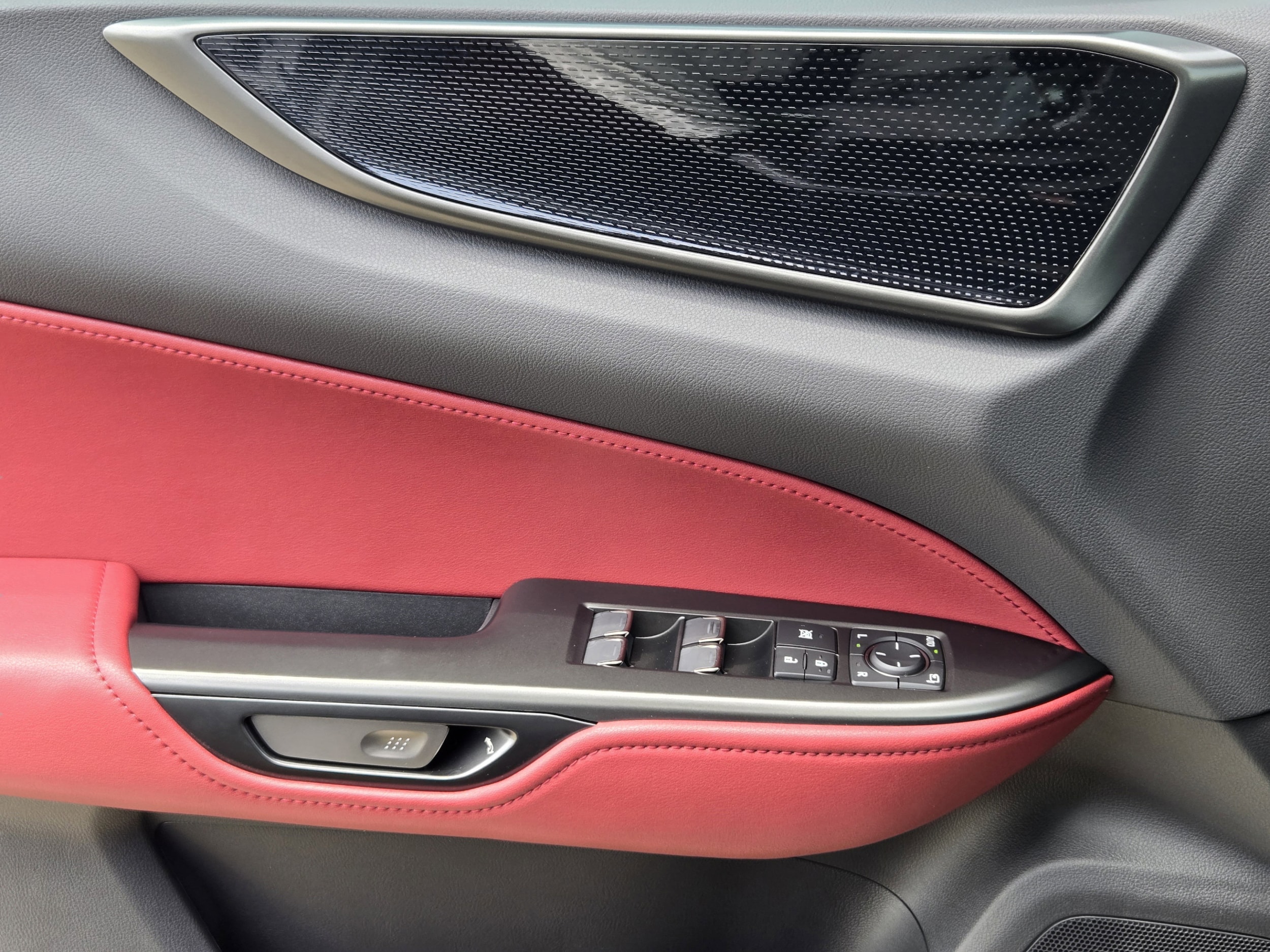 2026 Lexus NX 350 - Photo 13