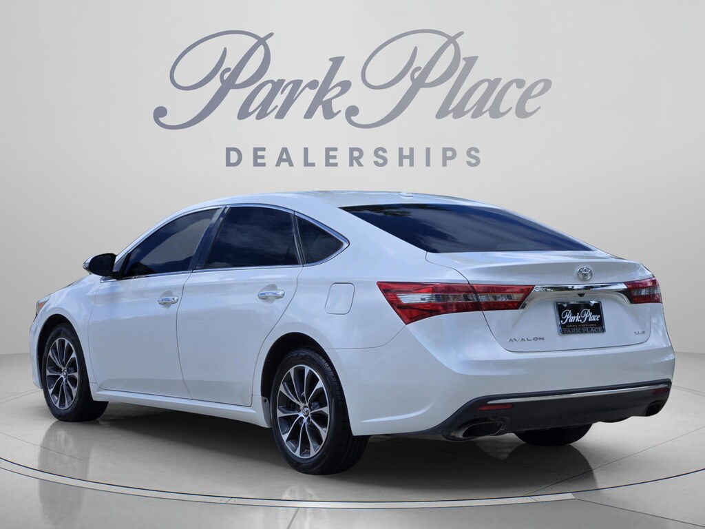 Used 2018 Toyota Avalon XLE Sedan