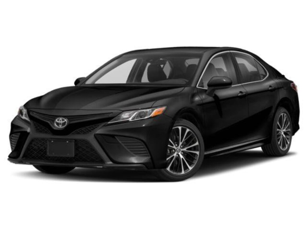Used 2018 Toyota Camry SE Sedan
