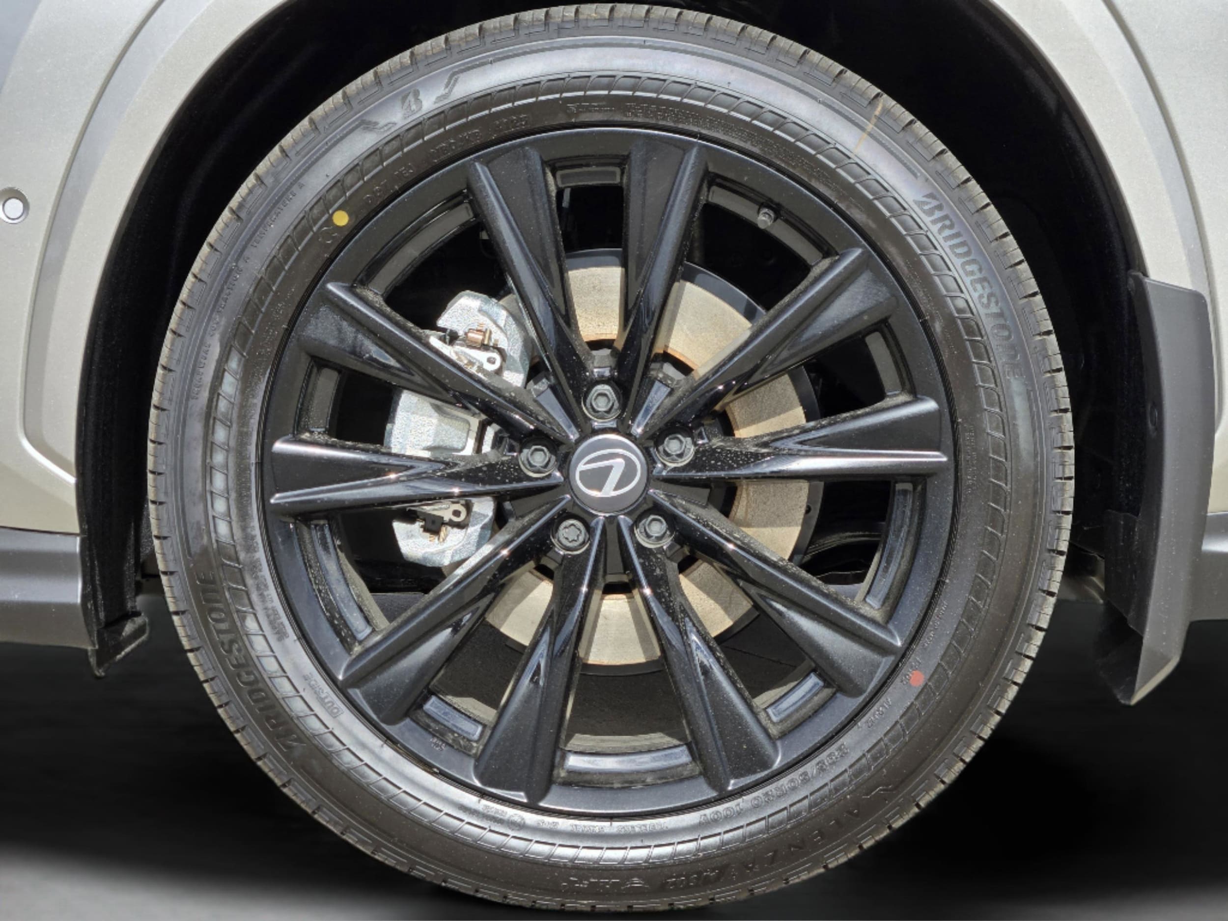 2026 Lexus NX 450h+ F-Sport - Photo 8