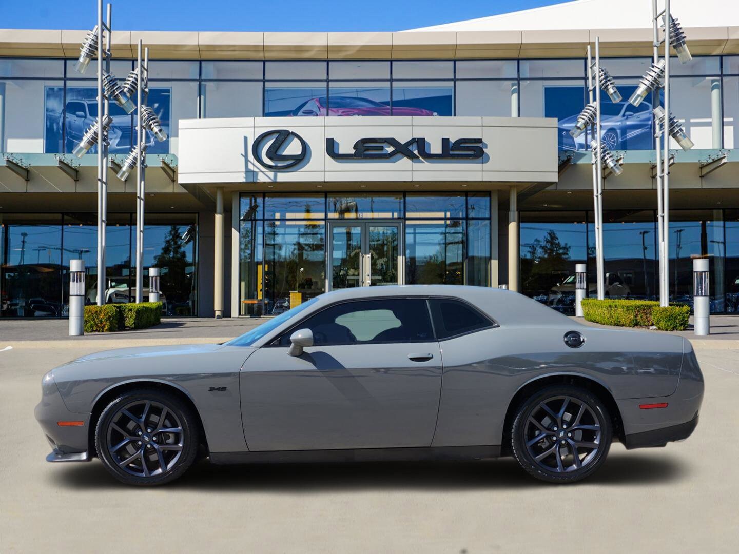2023 Dodge Challenger R/T photo 2