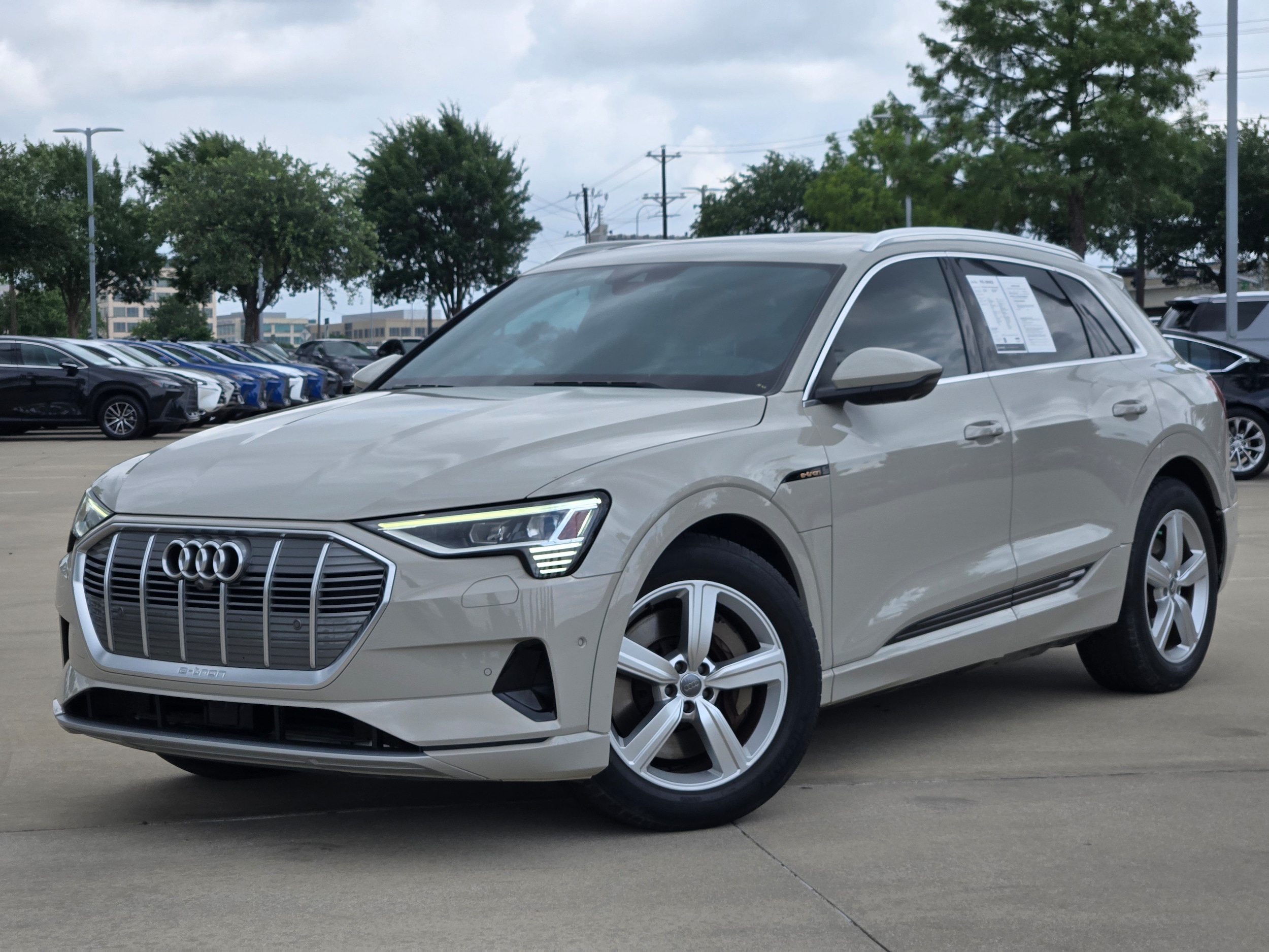 2019 Audi e-tron Prestige's photo
