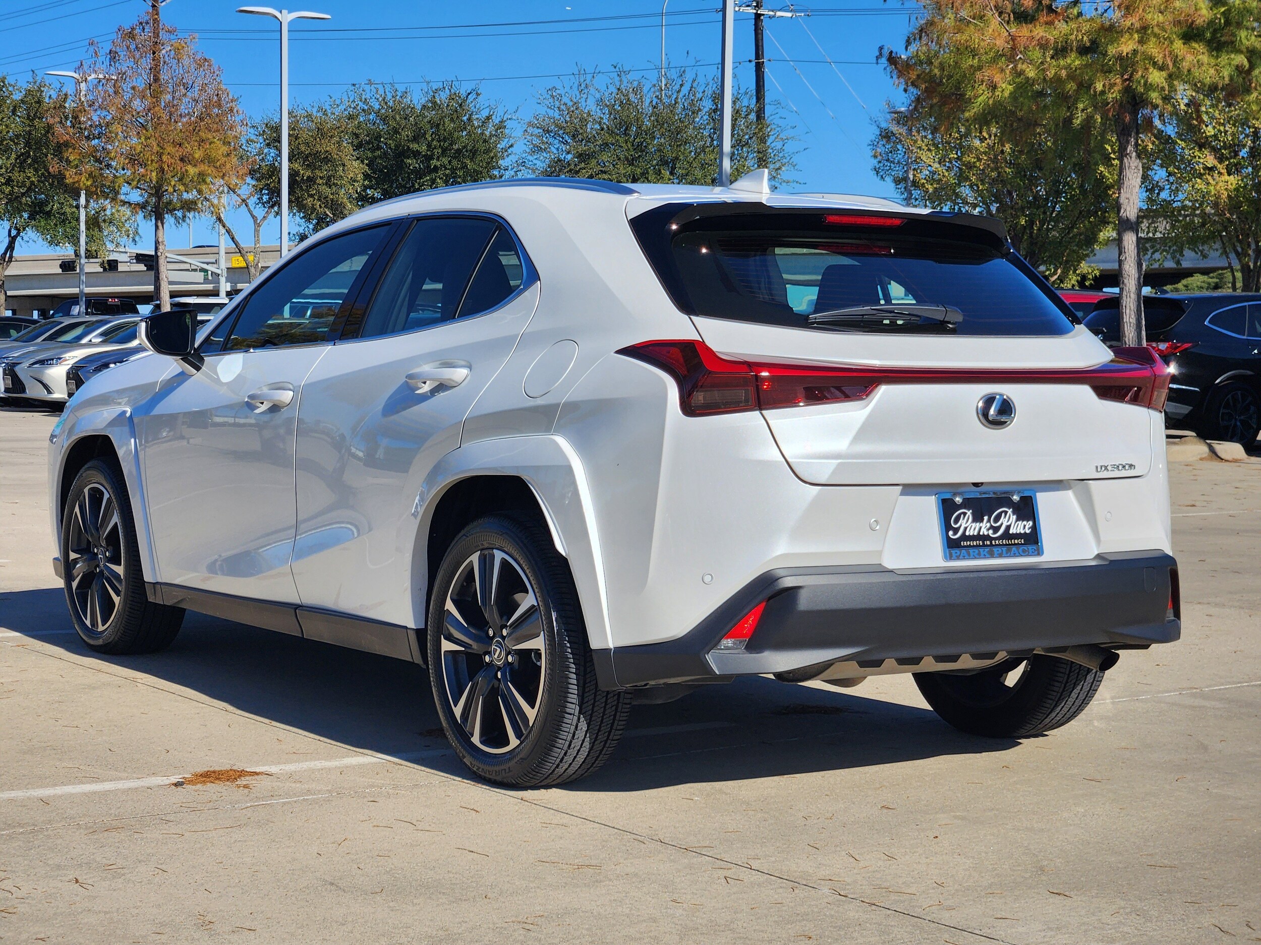 2025 Lexus UX Premium photo 3