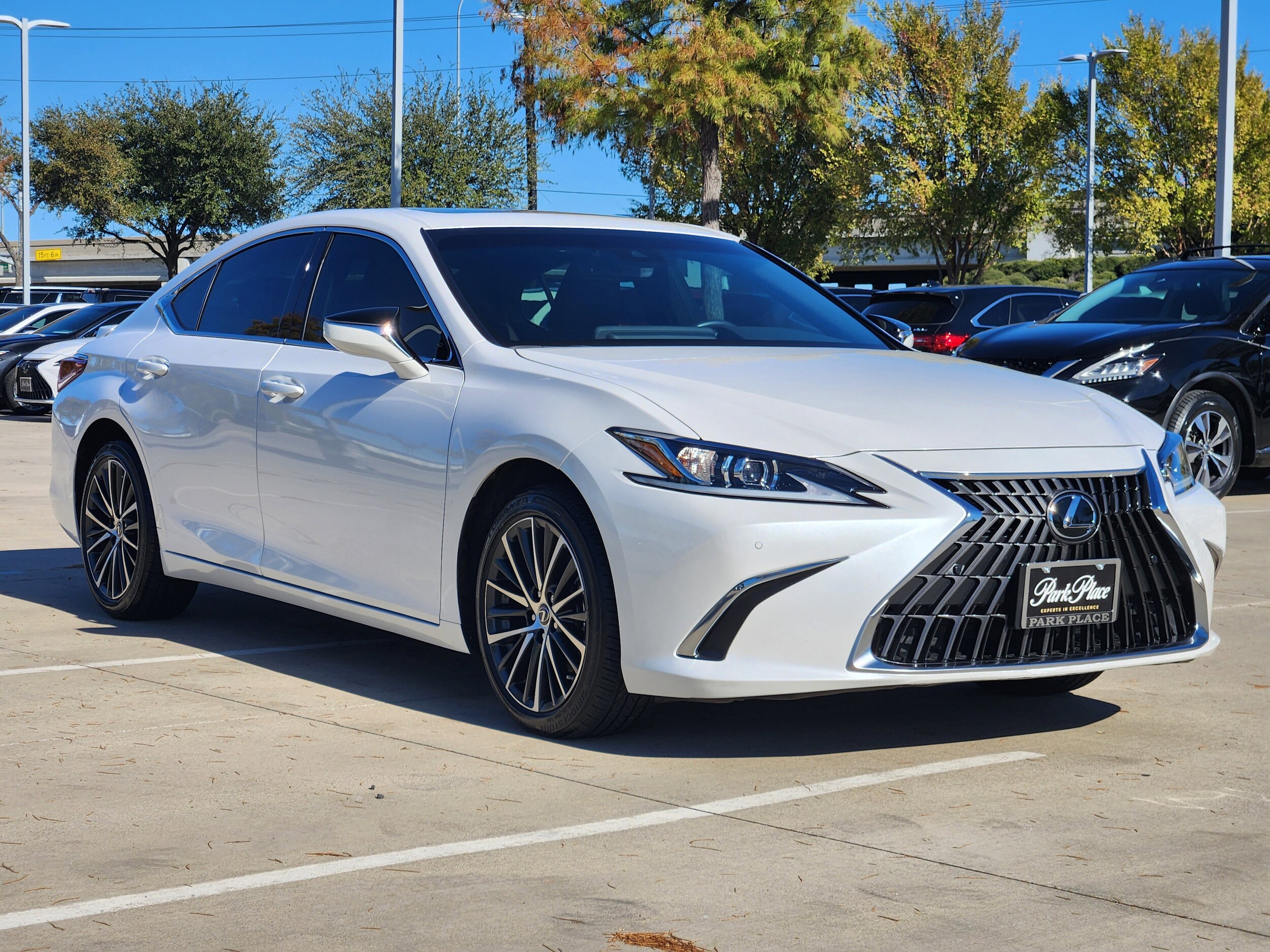 2025 Lexus ES 300h Premium photo 2