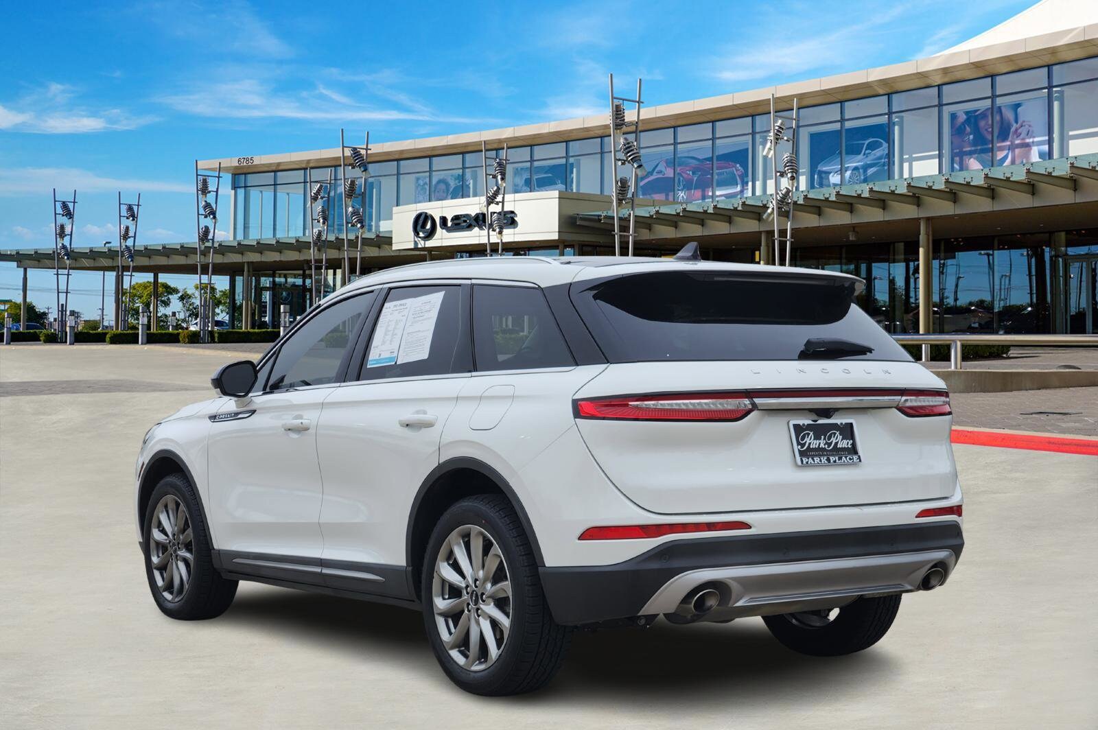 2021 Lincoln Corsair Standard photo 3