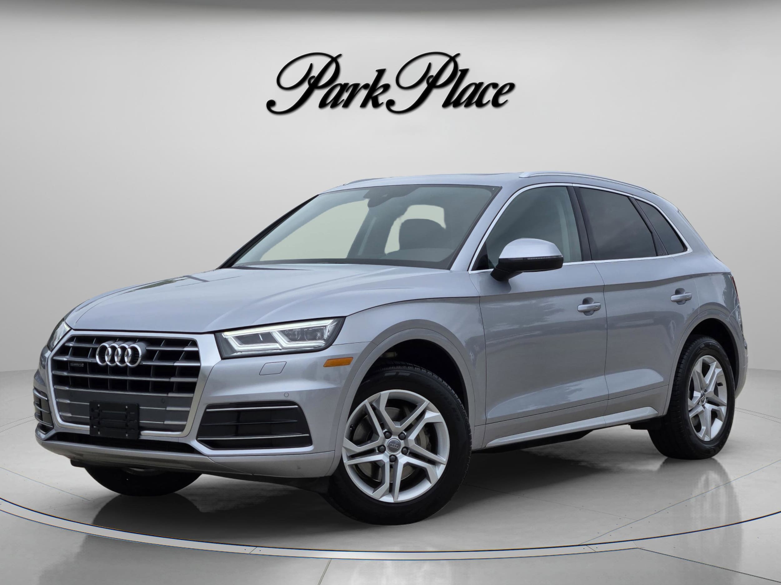 2018 Audi Q5 2.0T quattro S tronic Premium Plus's photo