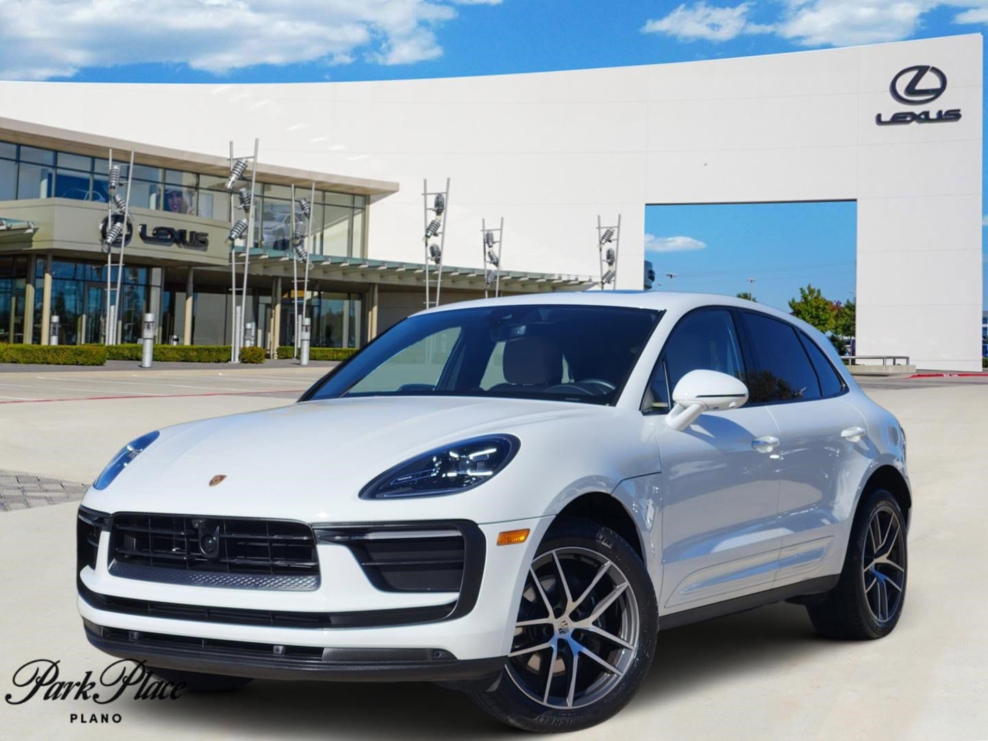 2023 Porsche Macan Base's photo