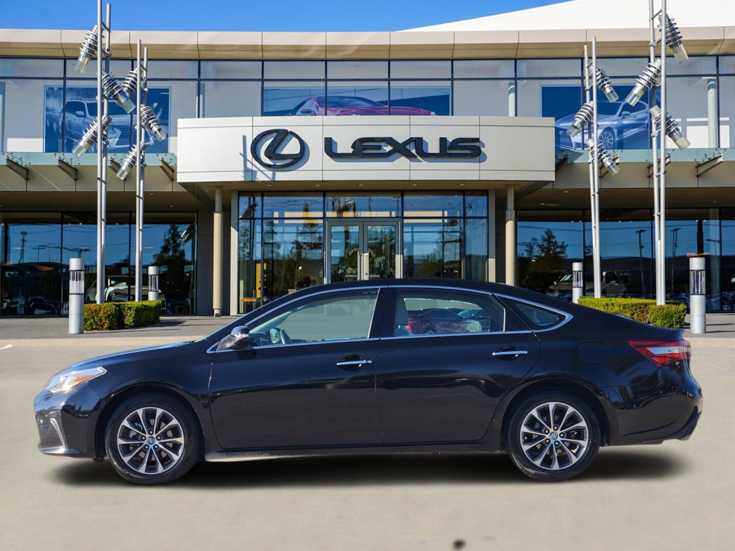 2016 Toyota Avalon XLE Premium photo 3