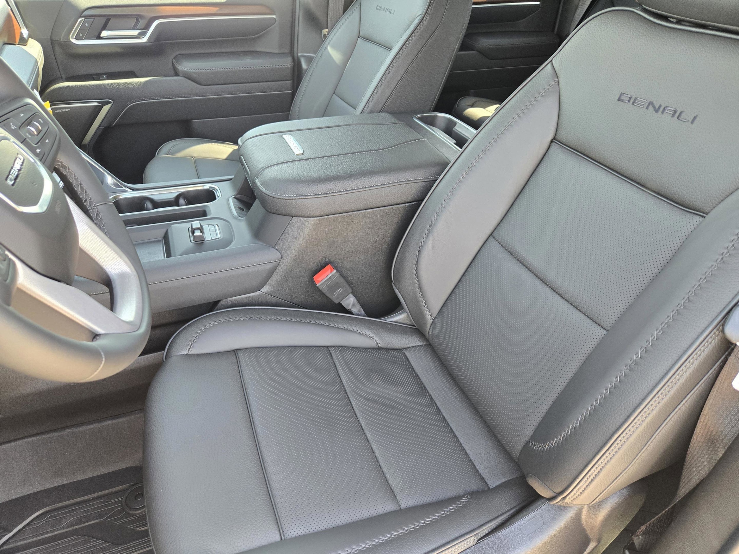 2026 GMC Sierra 3500HD Denali - Photo 8