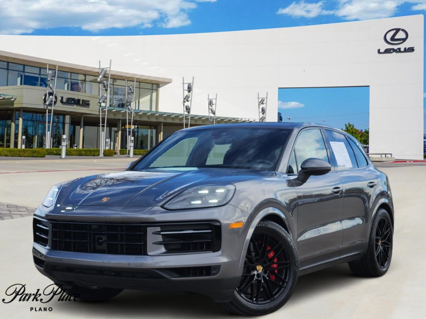 2024 Porsche Cayenne S's photo
