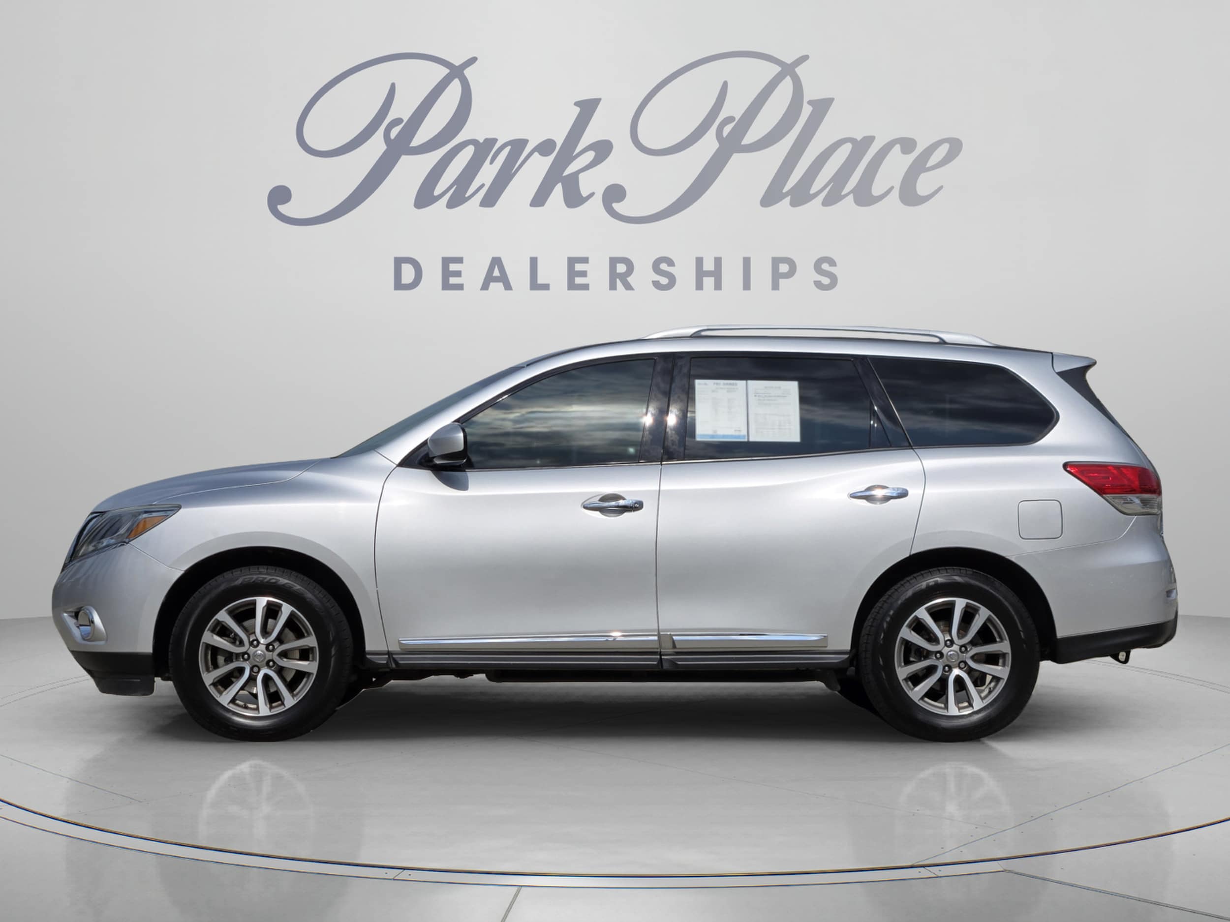 Used 2014 Nissan Pathfinder SL with VIN 5N1AR2MN7EC647170 for sale in Plano, TX