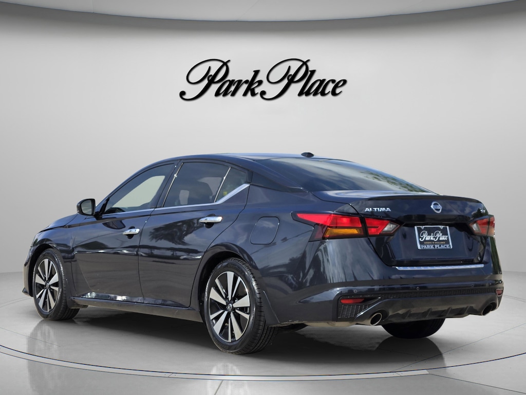 Used 2020 Nissan Altima 2.5 SV Sedan