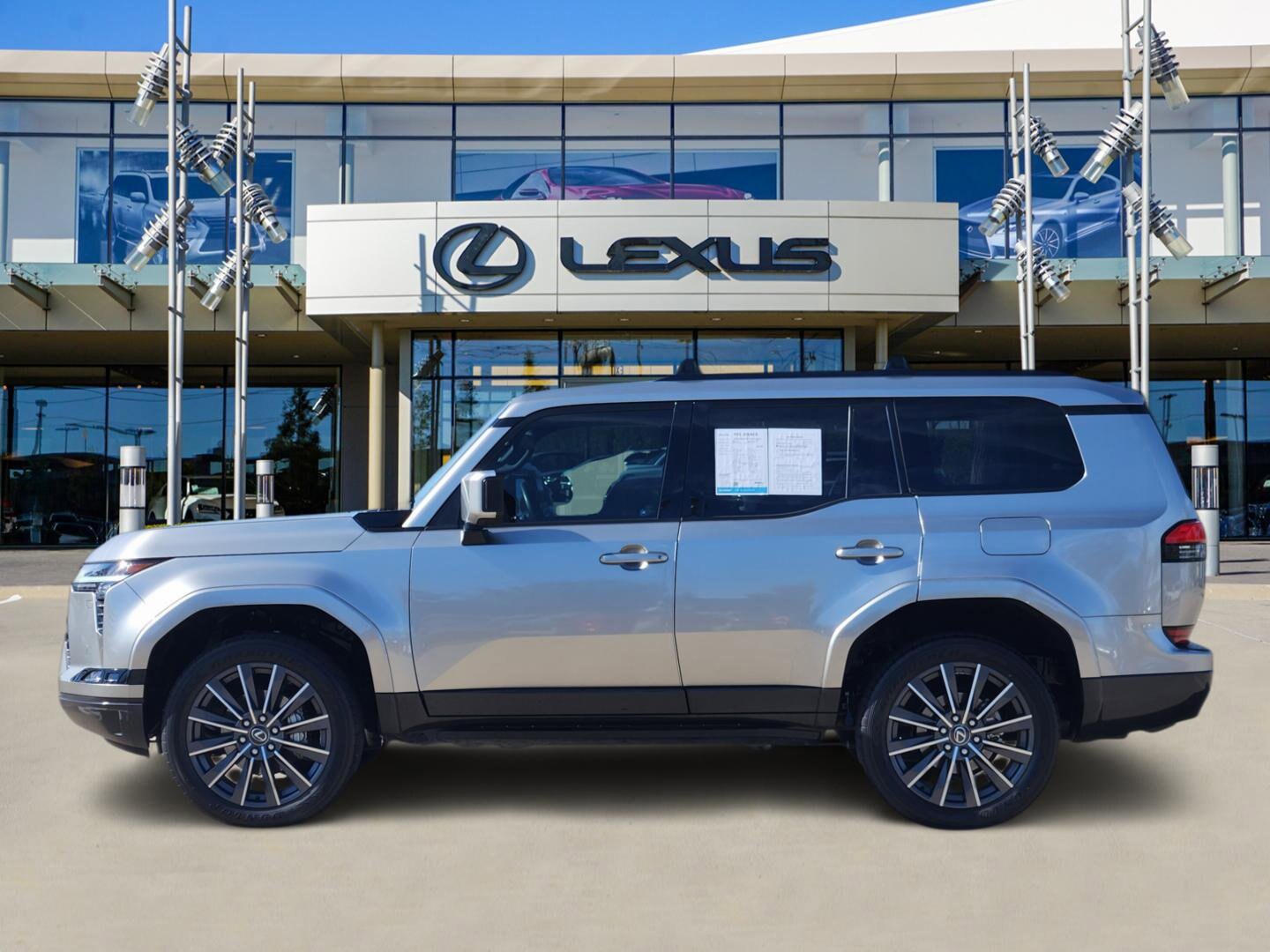 2024 Lexus GX 550 Luxury photo 2