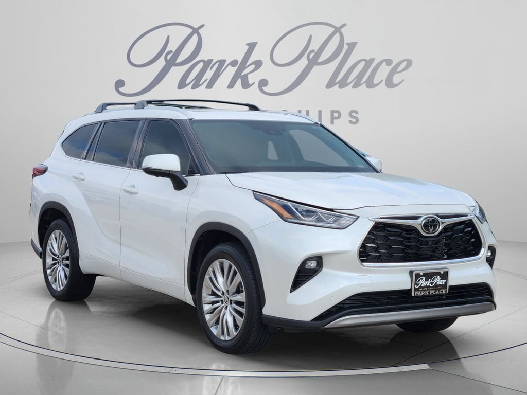 Used 2024 Toyota Highlander Platinum SUV