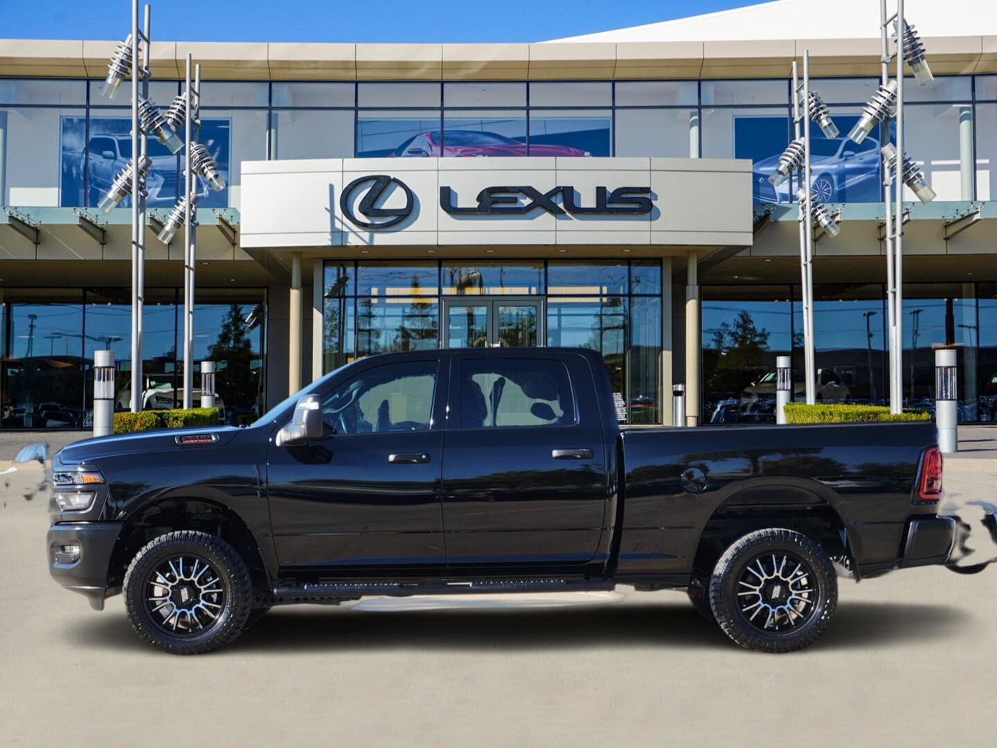 2025 Ram 2500 Tradesman photo 3