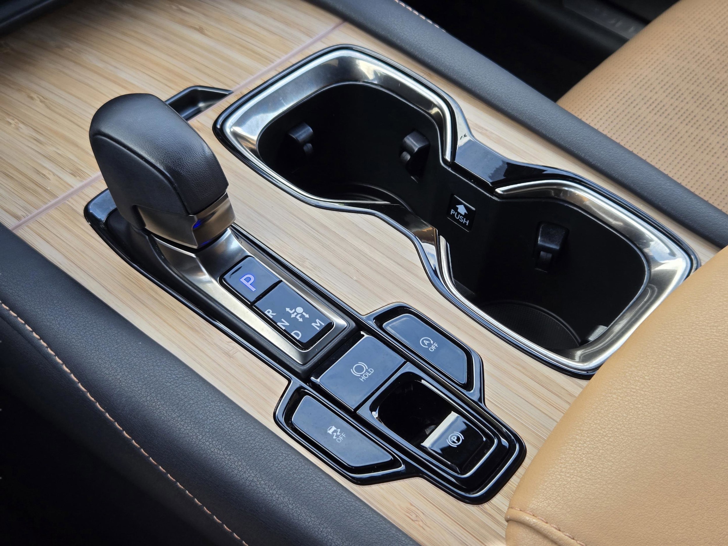 2025 Lexus RX 350 - Photo 18