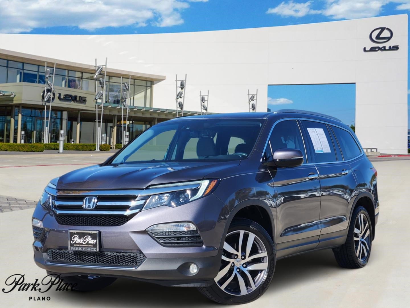 2018 Honda Pilot Elite's photo