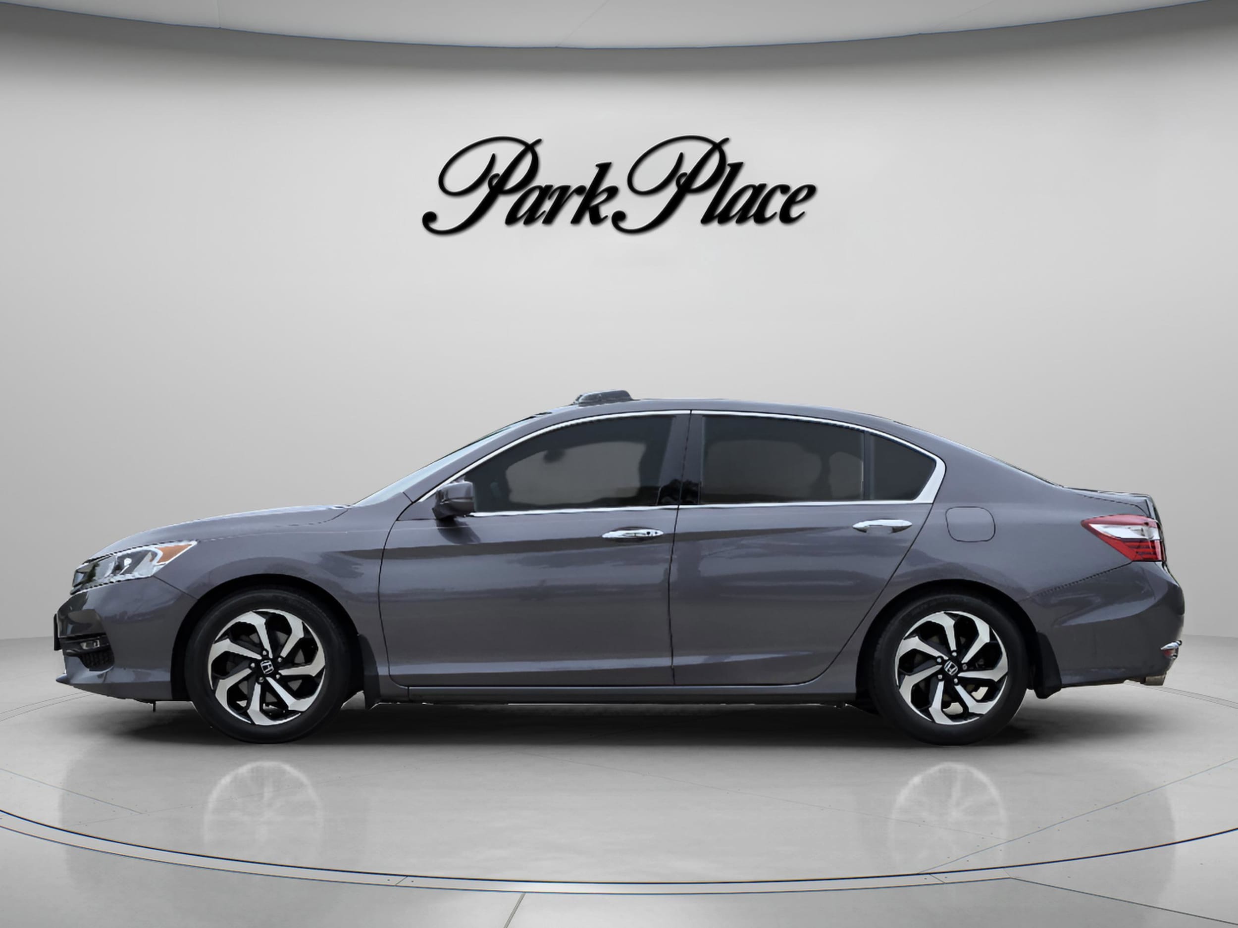 Used 2016 Honda Accord EX-L V-6 with VIN 1HGCR3F8XGA021624 for sale in Plano, TX