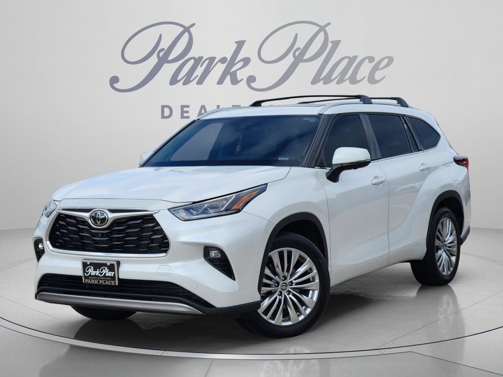 Used 2024 Toyota Highlander Platinum SUV