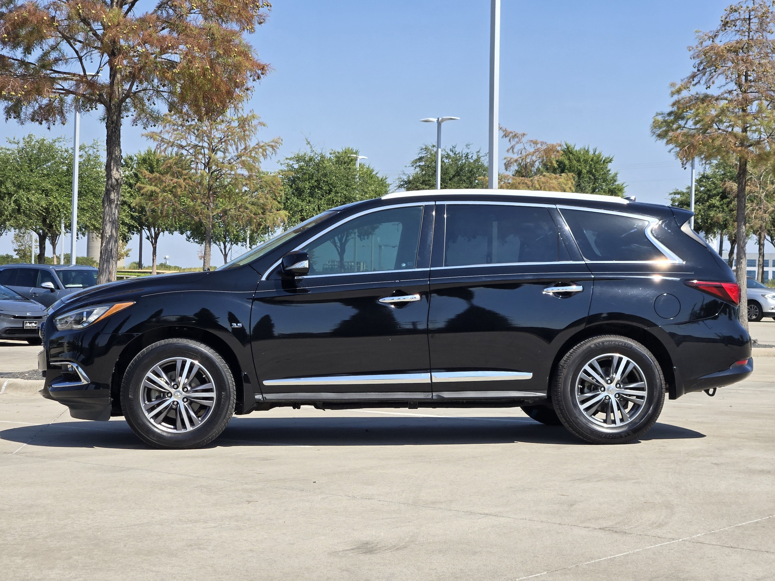 Used 2017 INFINITI QX60 Base with VIN 5N1DL0MN1HC501936 for sale in Plano, TX