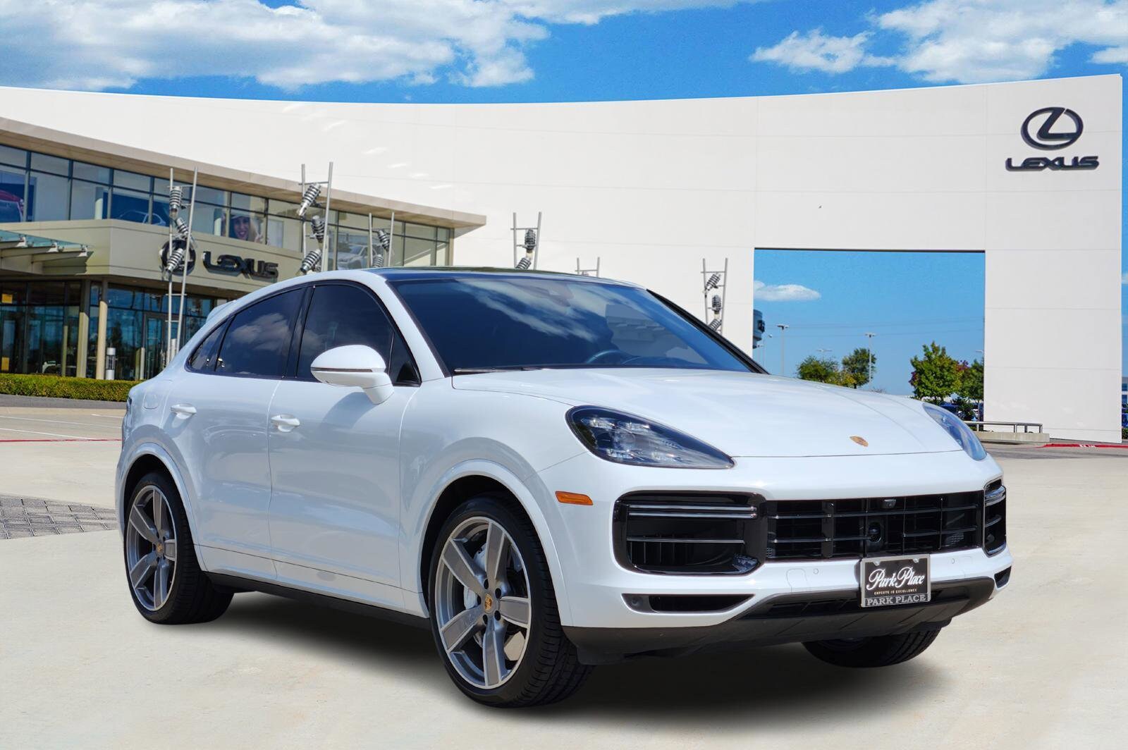 2023 Porsche Cayenne Coupe Turbo photo 2