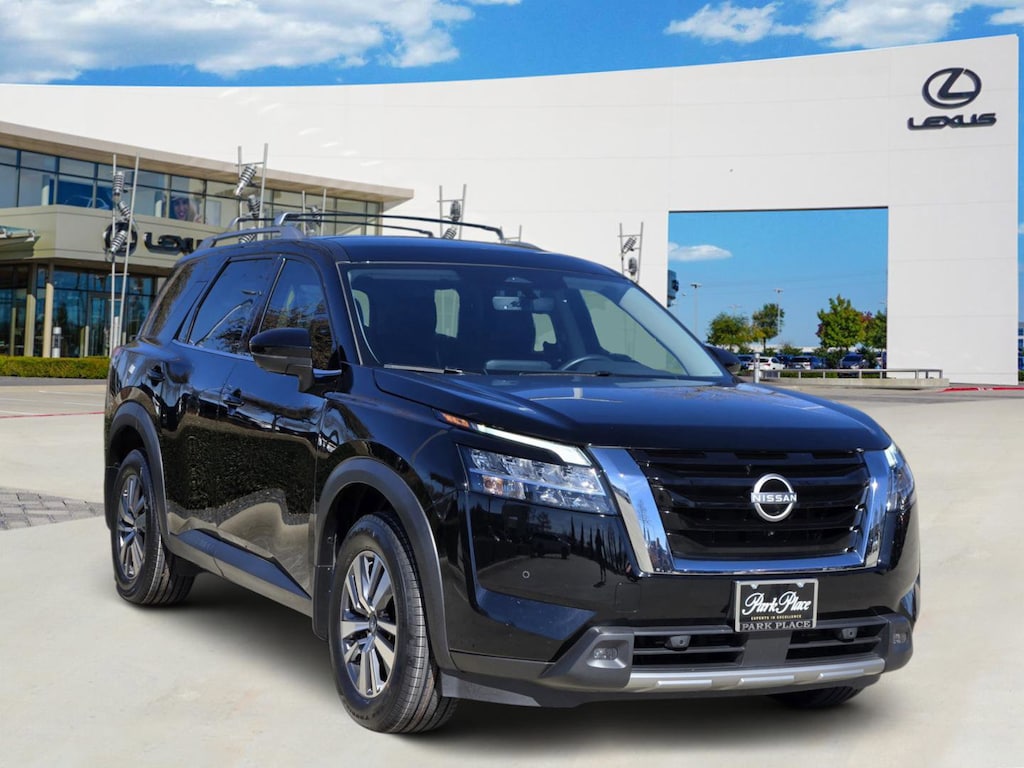 Used 2024 Nissan Pathfinder SL SUV