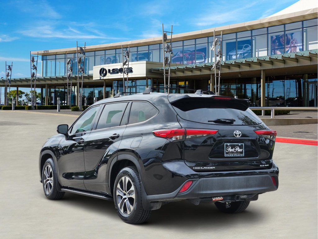 Used 2020 Toyota Highlander XLE SUV