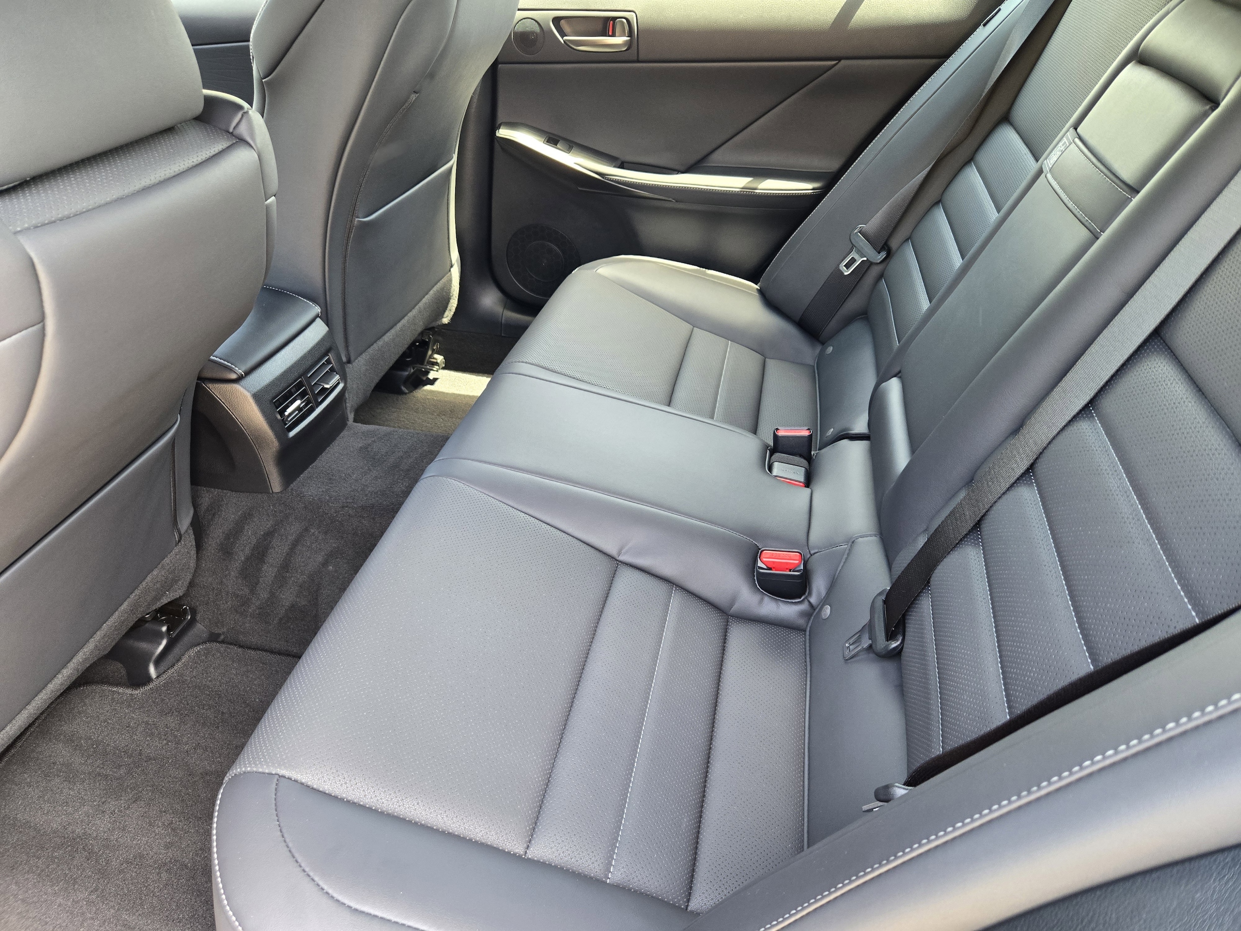 2025 Lexus IS 500 F SPORT PERFORMANCE - Photo 43