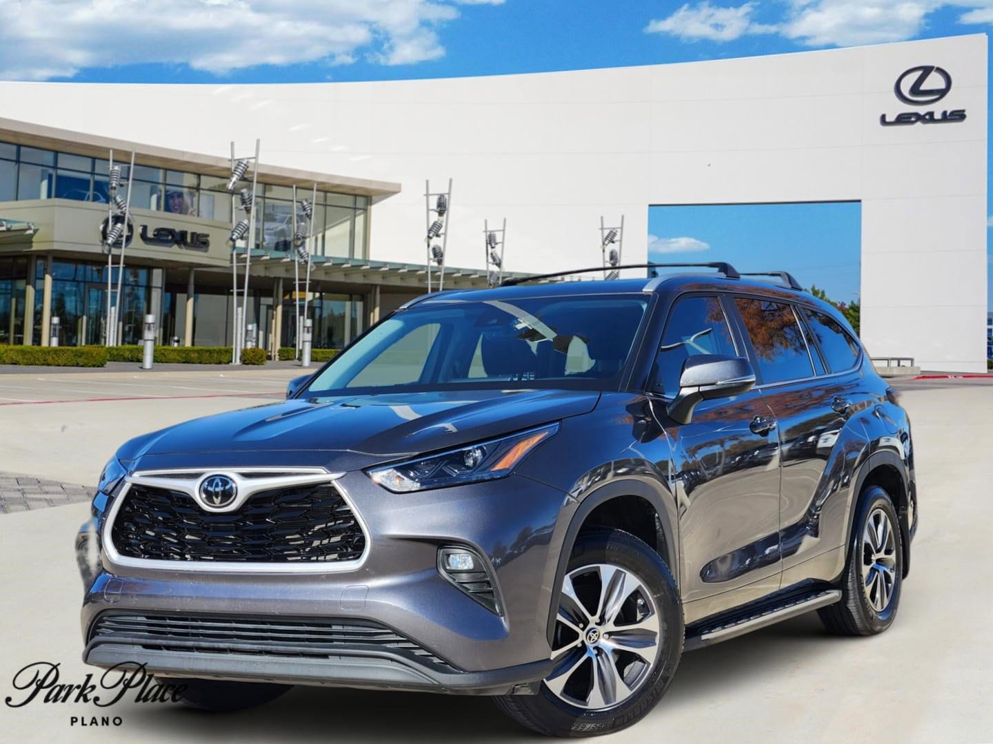 2024 Toyota Highlander XLE's photo