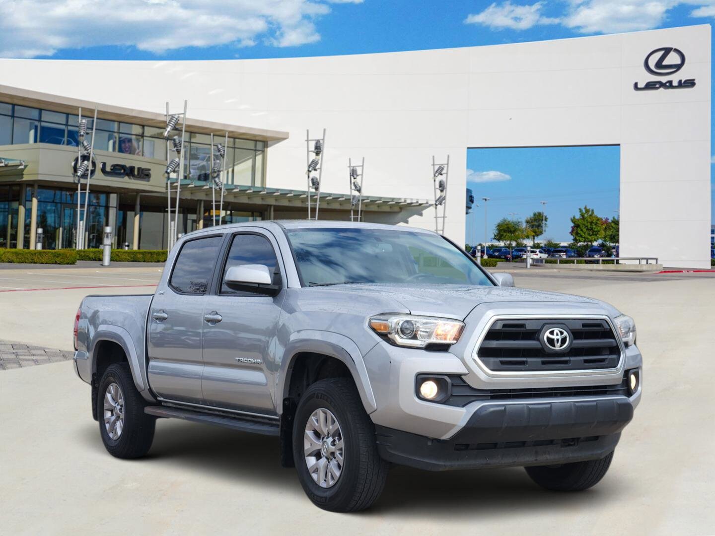 2017 Toyota Tacoma SR5 photo 2