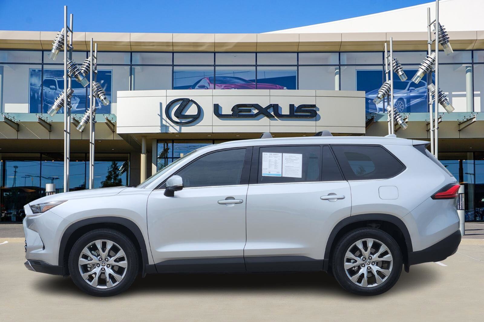 2024 Toyota Highlander Hybrid Limited photo 3