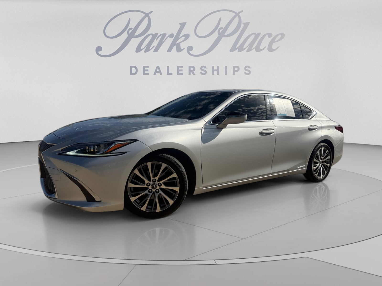 2019 LEXUS ES 300h Sedan 