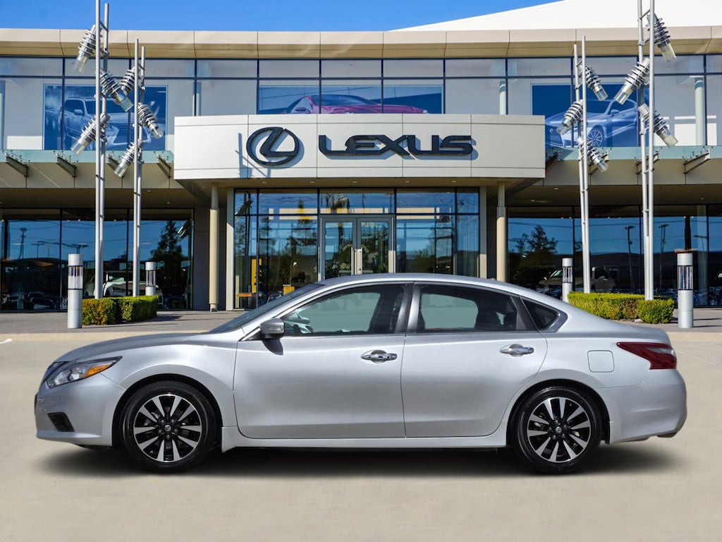 Used 2018 Nissan Altima 2.5 SV Sedan