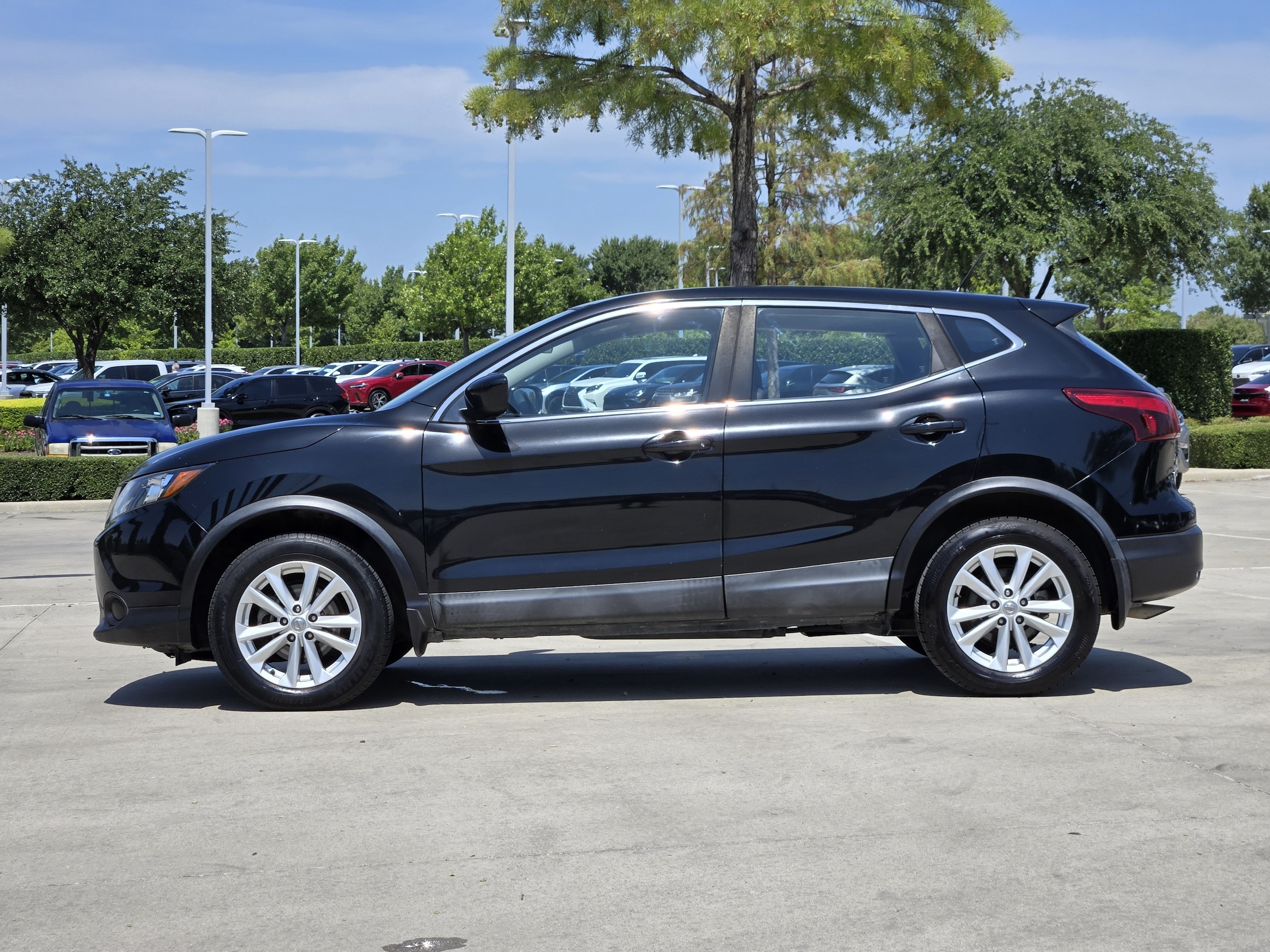Used 2018 Nissan Rogue Sport S with VIN JN1BJ1CP9JW105724 for sale in Plano, TX