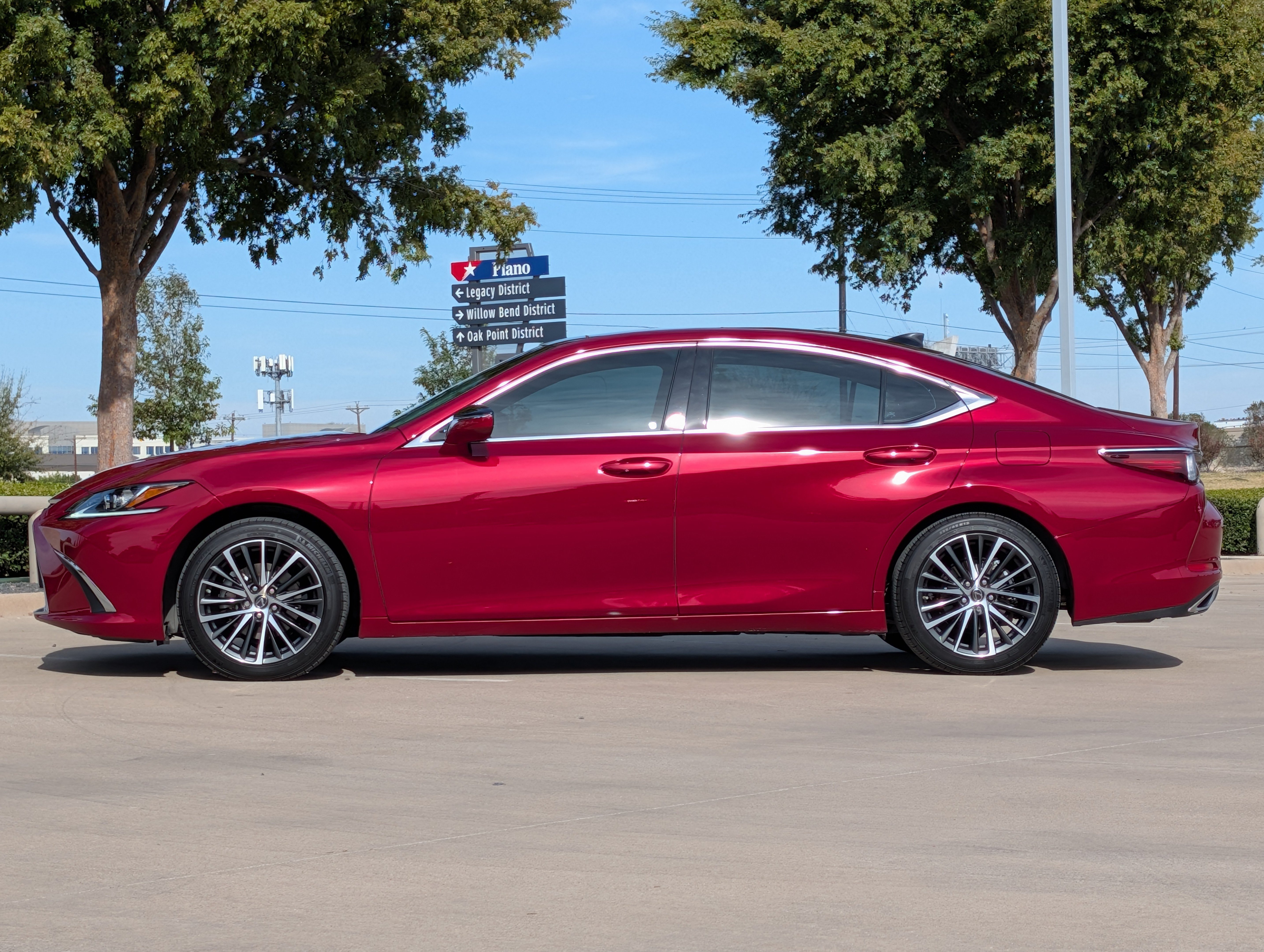 Certified 2025 Lexus ES 350 12.3-in Lexus Interface, Panorama Roof, Premium Pa Sedan