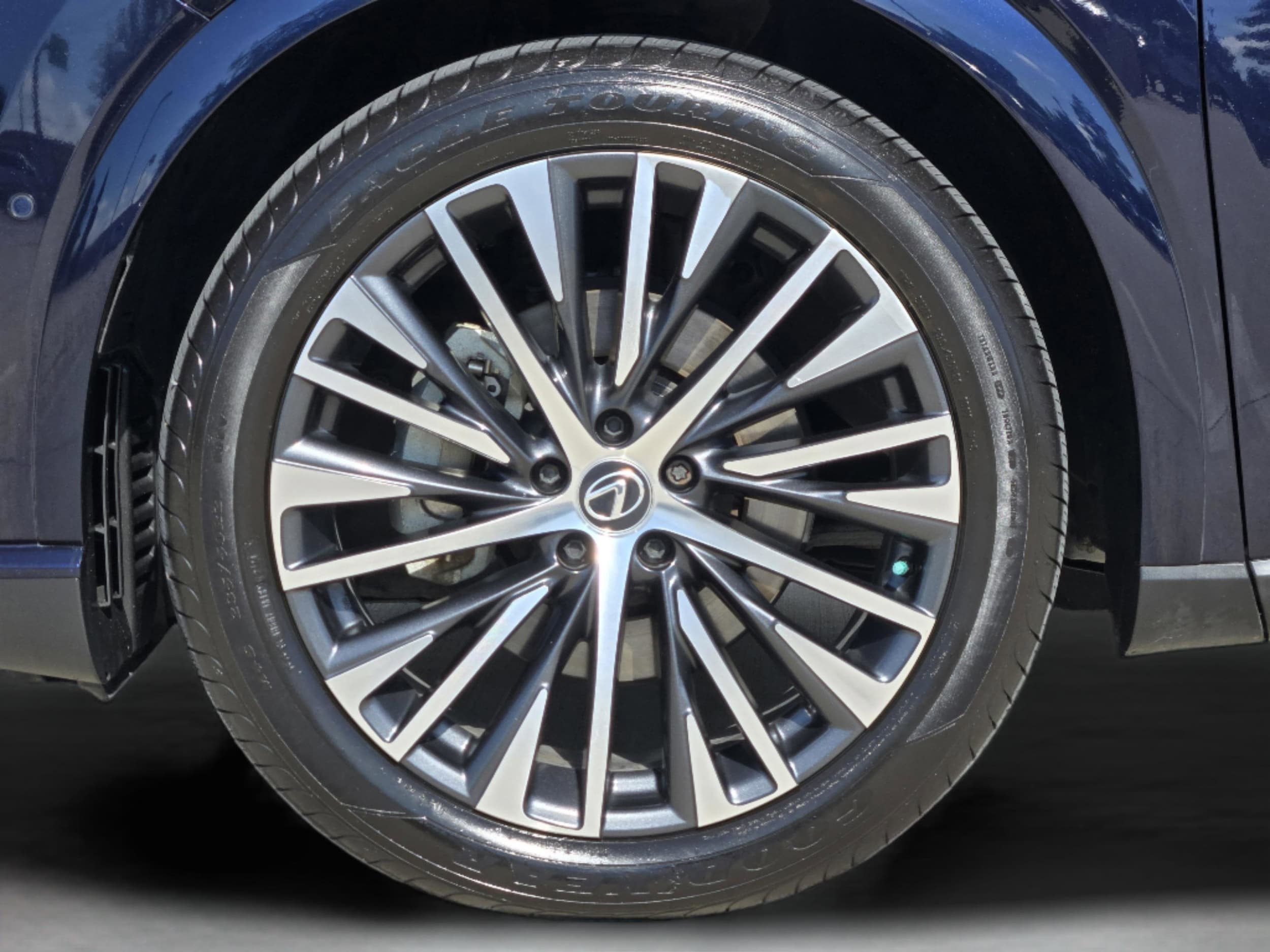 2025 Lexus RX 350 - Photo 37
