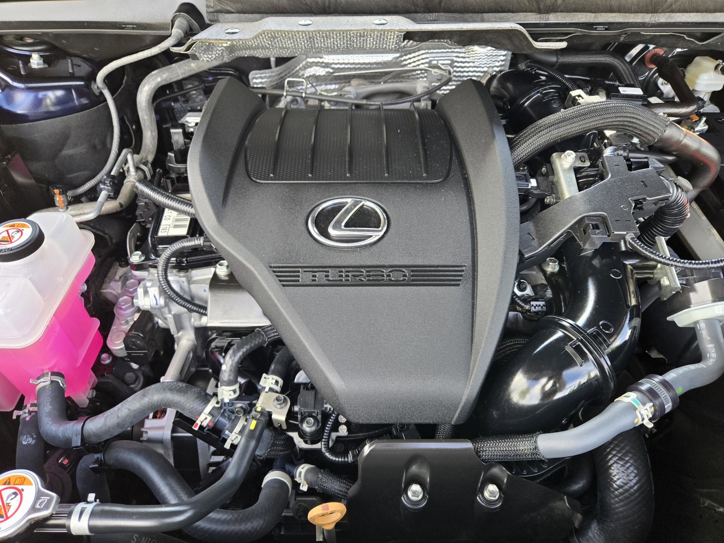 2025 Lexus RX 350 - Photo 31