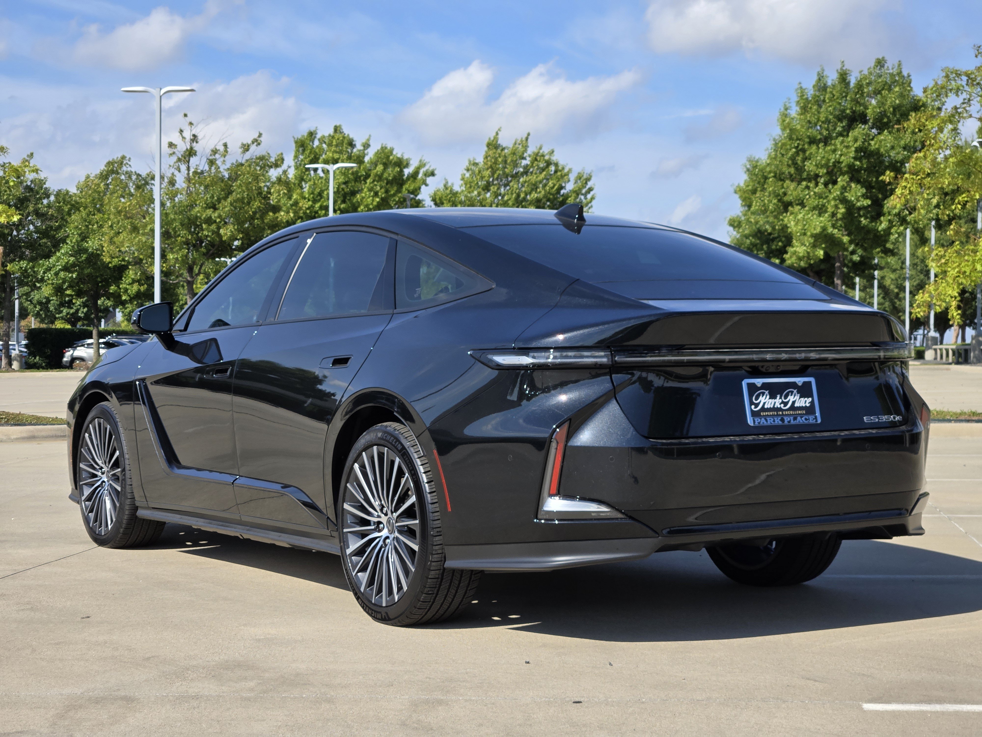 New 2026 Lexus ES 350e Luxury Sedan