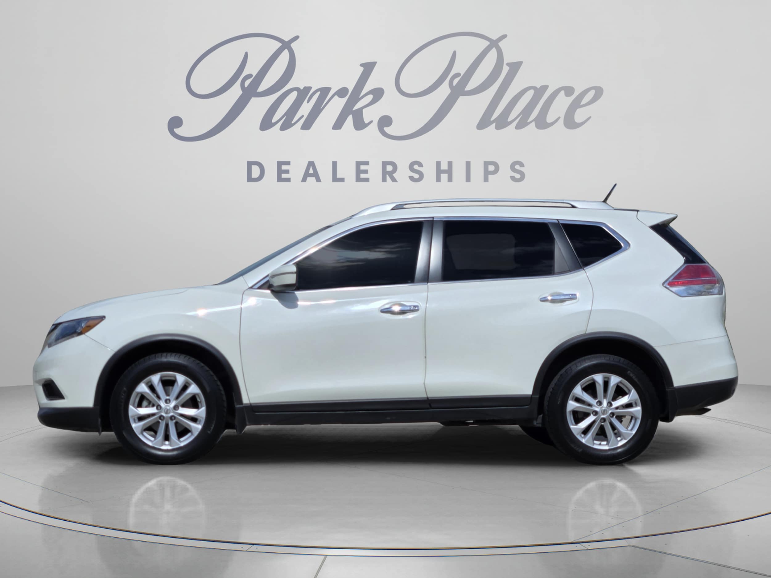 Used 2015 Nissan Rogue SV with VIN 5N1AT2MT1FC800322 for sale in Plano, TX