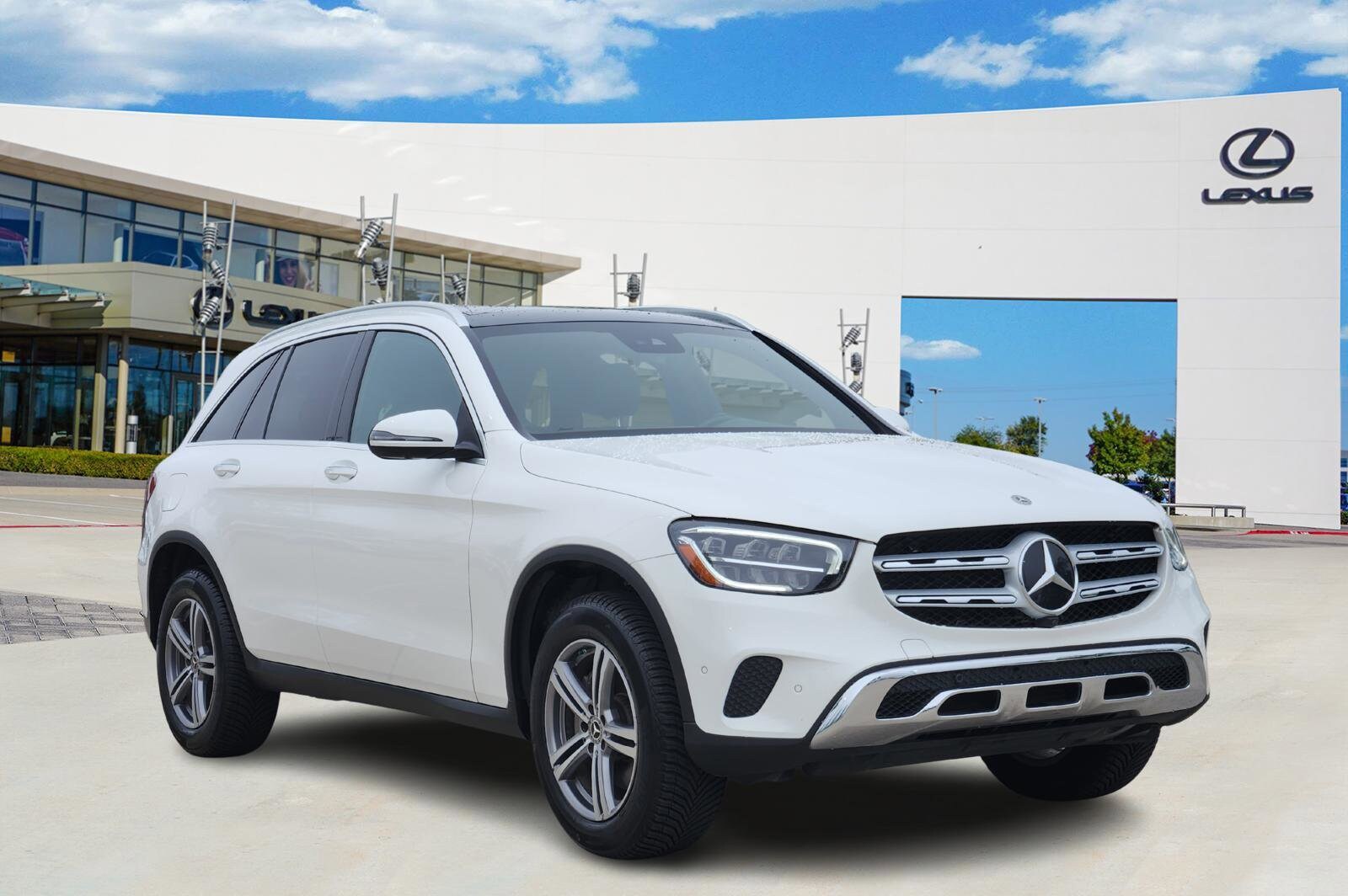 2022 Mercedes Benz GLC 300 4MATIC photo 2