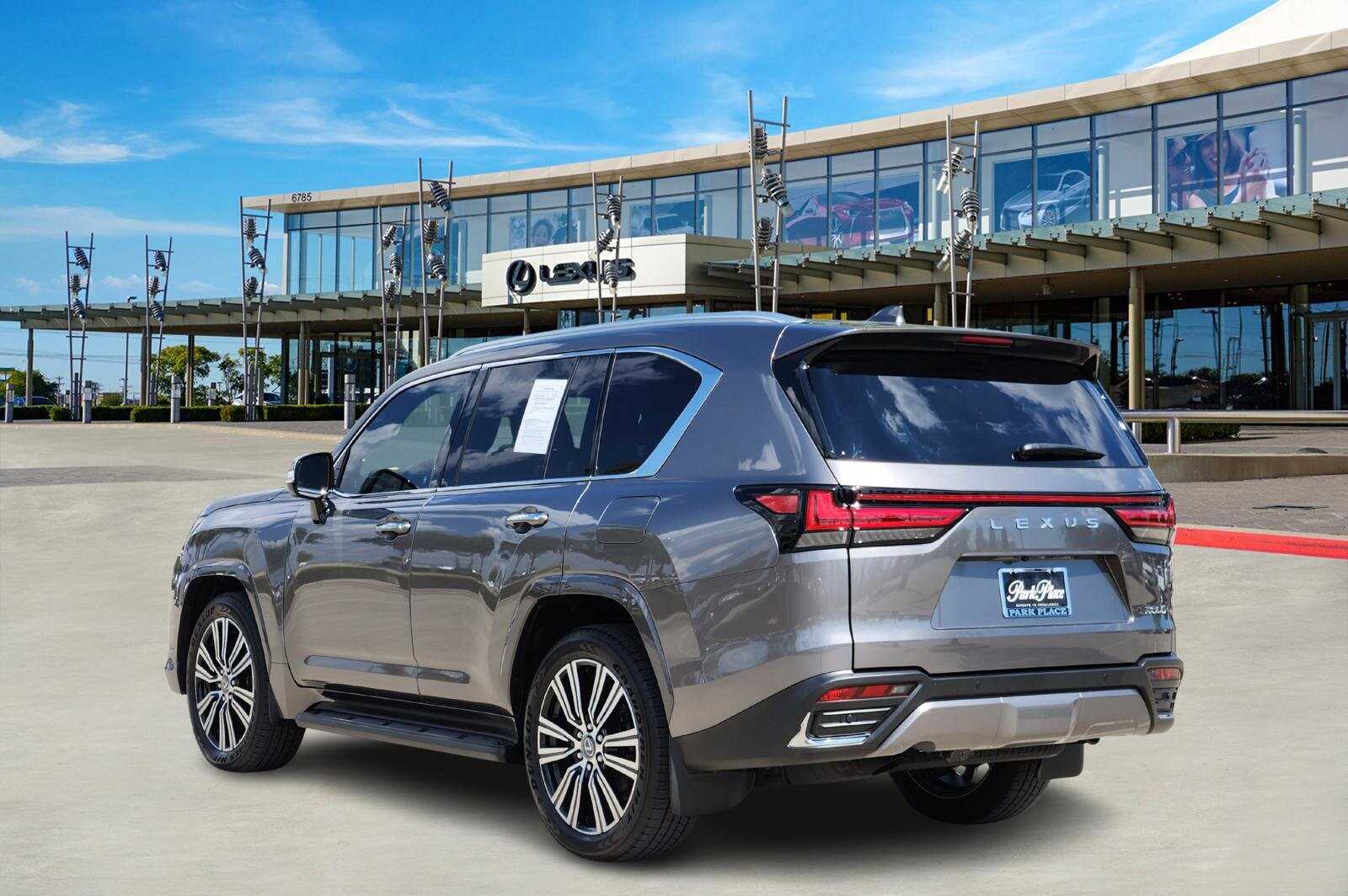 2025 Lexus LX 600 Luxury photo 4