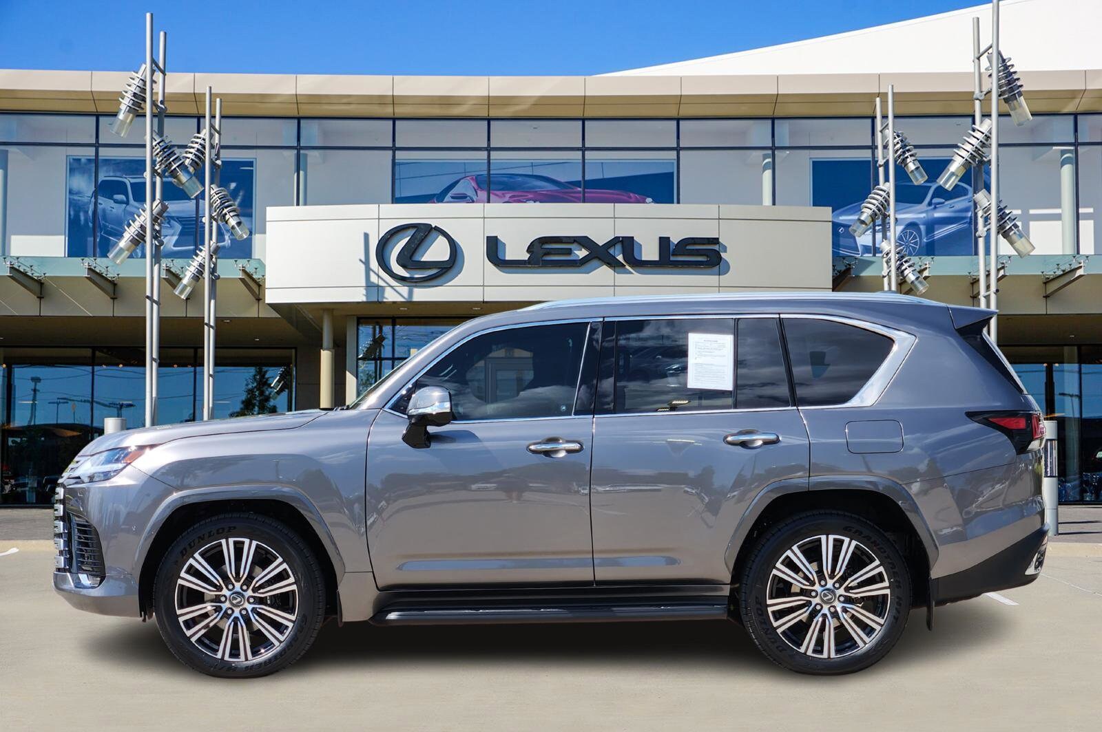 2025 Lexus LX 600 Luxury photo 3