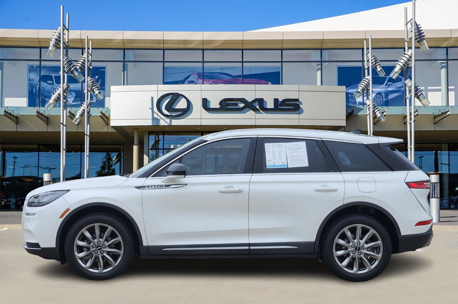 2021 Lincoln Corsair Standard photo 2