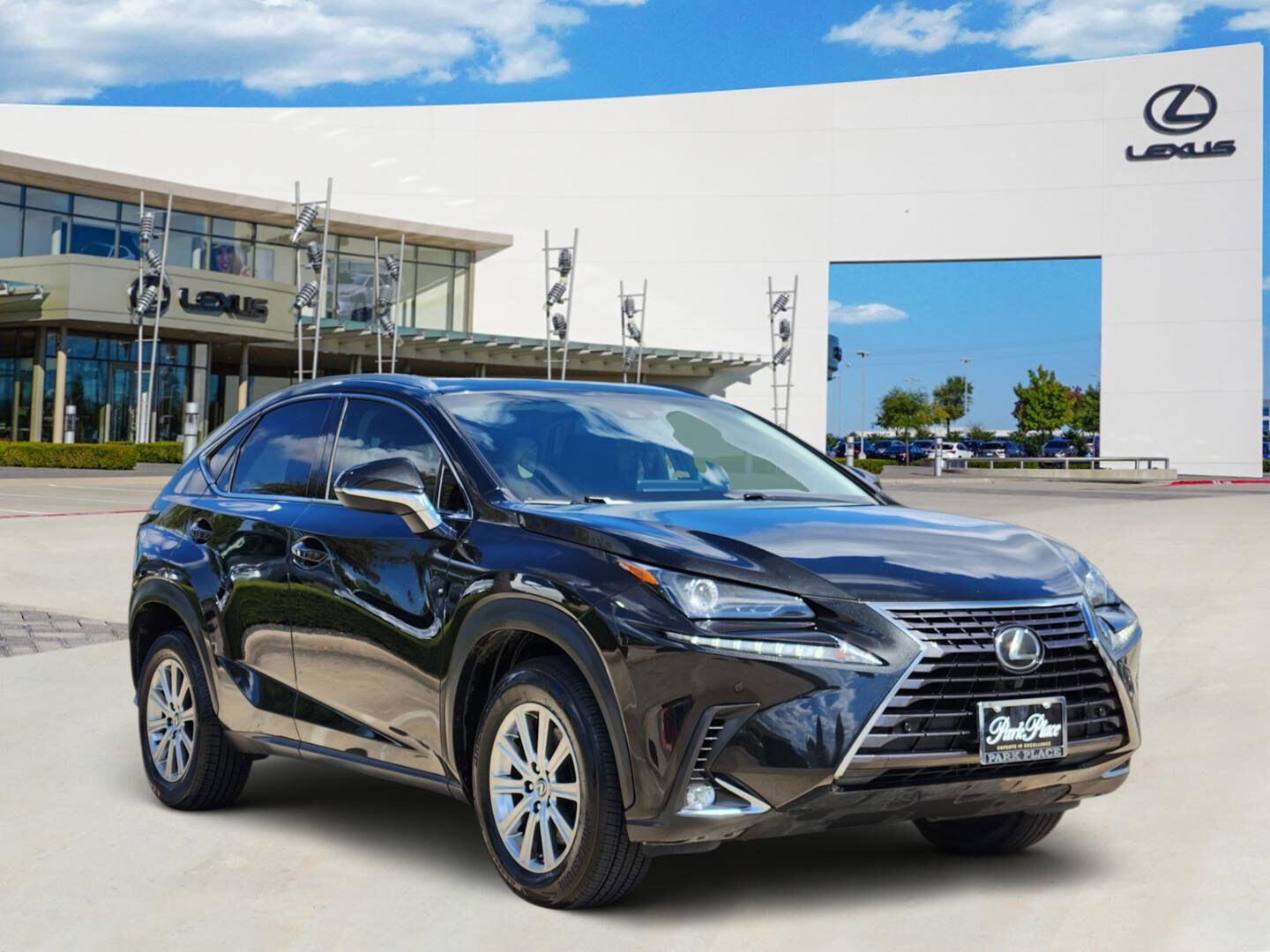 2019 Lexus NX 300 Luxury photo 2