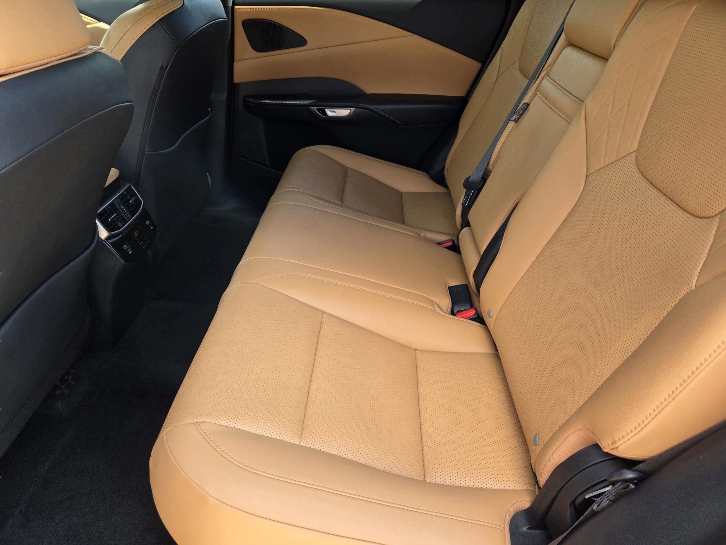 2025 Lexus RX 350 - Photo 29