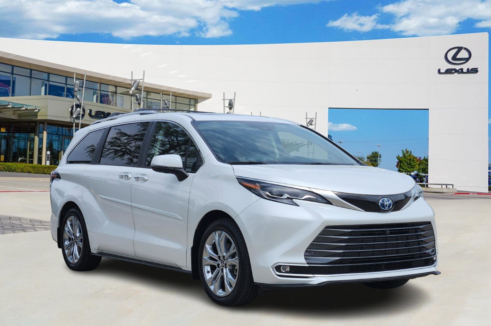 2024 Toyota Sienna Platinum photo 2