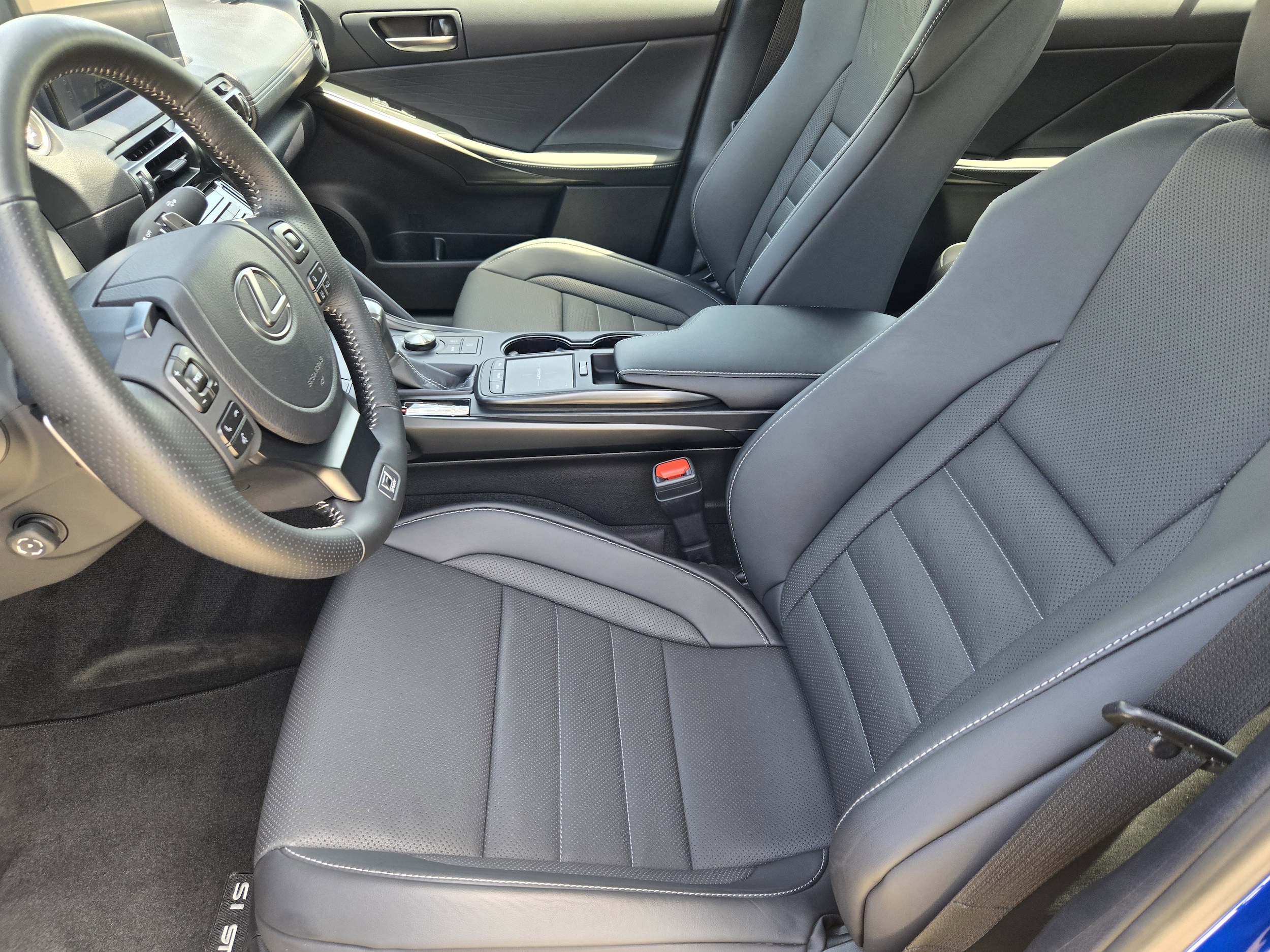 2025 Lexus IS 500 F SPORT PERFORMANCE - Photo 21